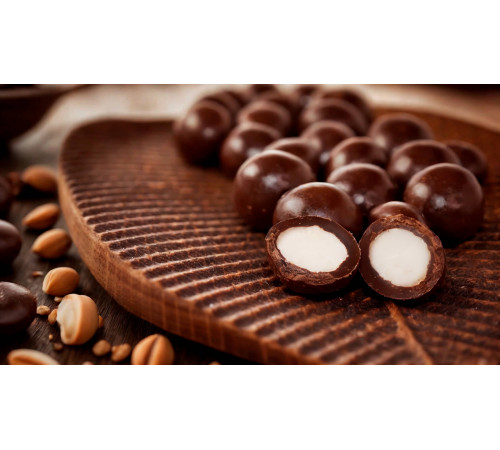Макадамия в тёмном сыроедном шоколаде
