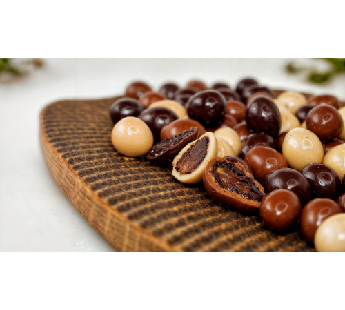 Сосновая шишка микс в трех шоколадах с одуванчиком